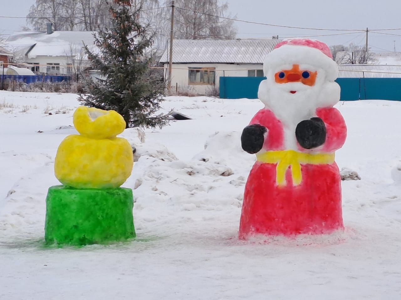 Новогодний Мензелинск прекрасен и днём, и вечером