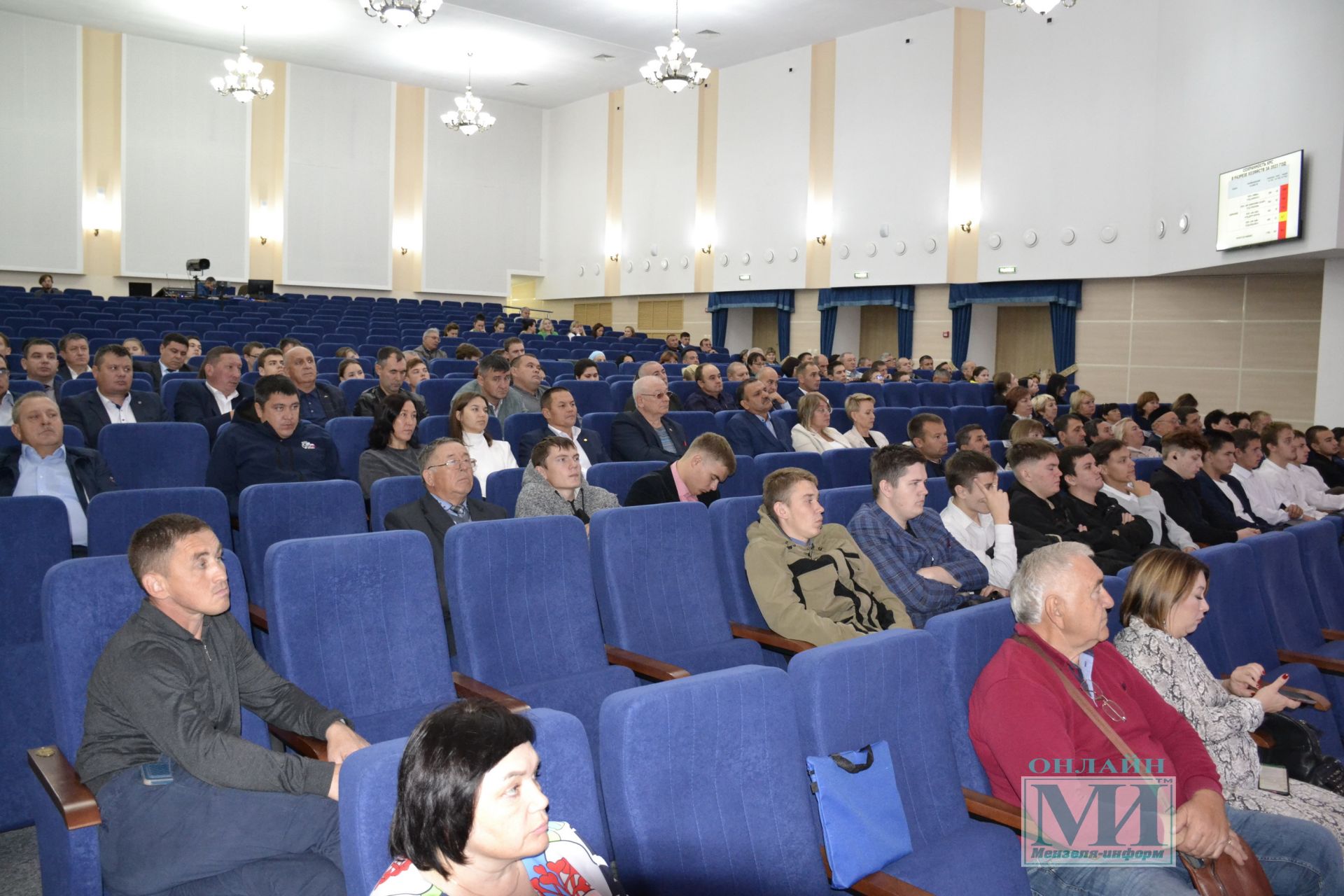 На семинаре-совещании в Мензелинске награждены передовики животноводства девяти районов