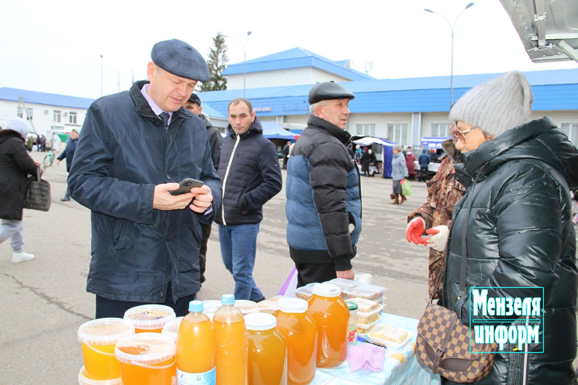 В Мензелинске прошла праздничная ярмарка