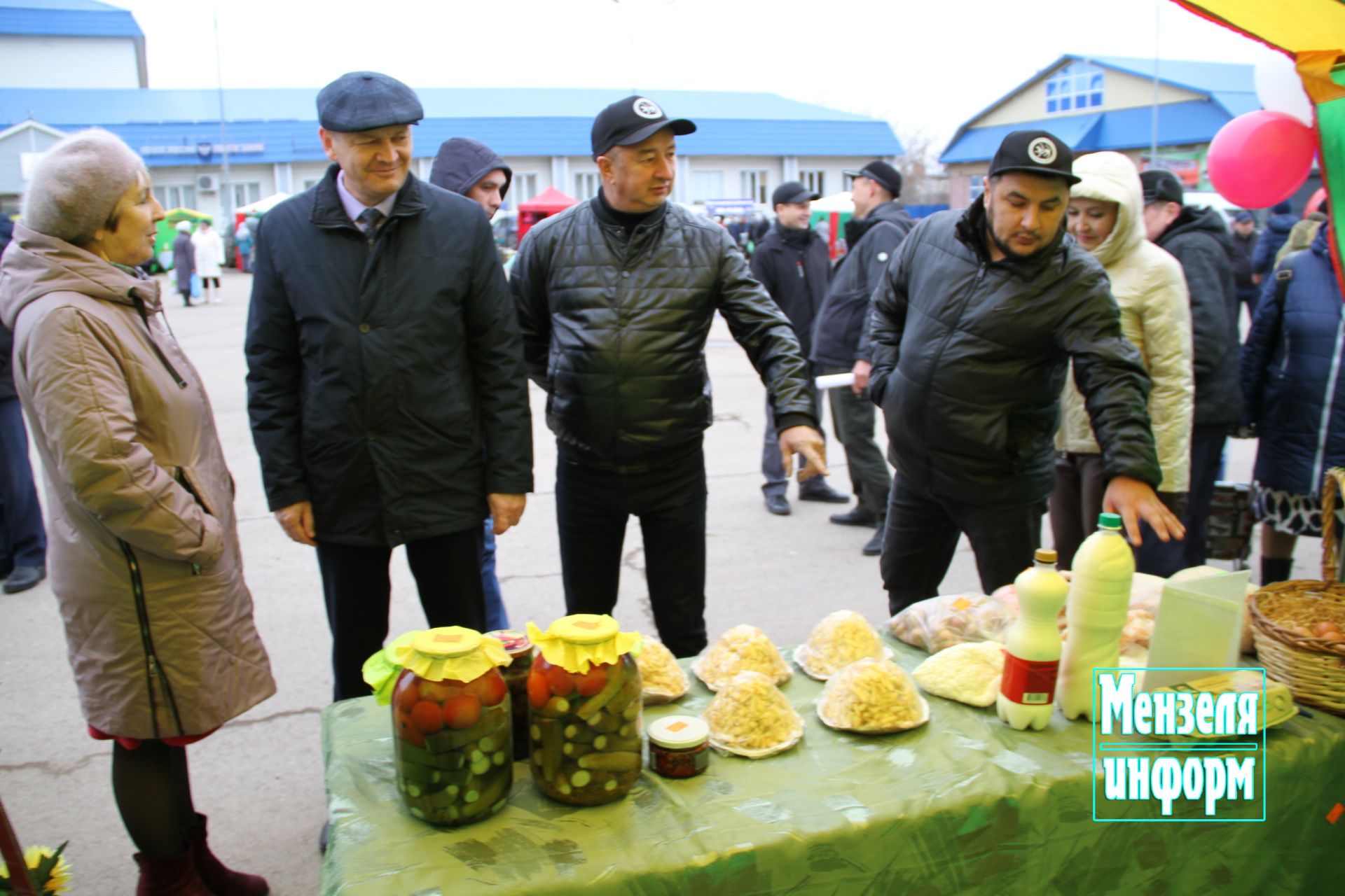 В Мензелинске прошла праздничная ярмарка