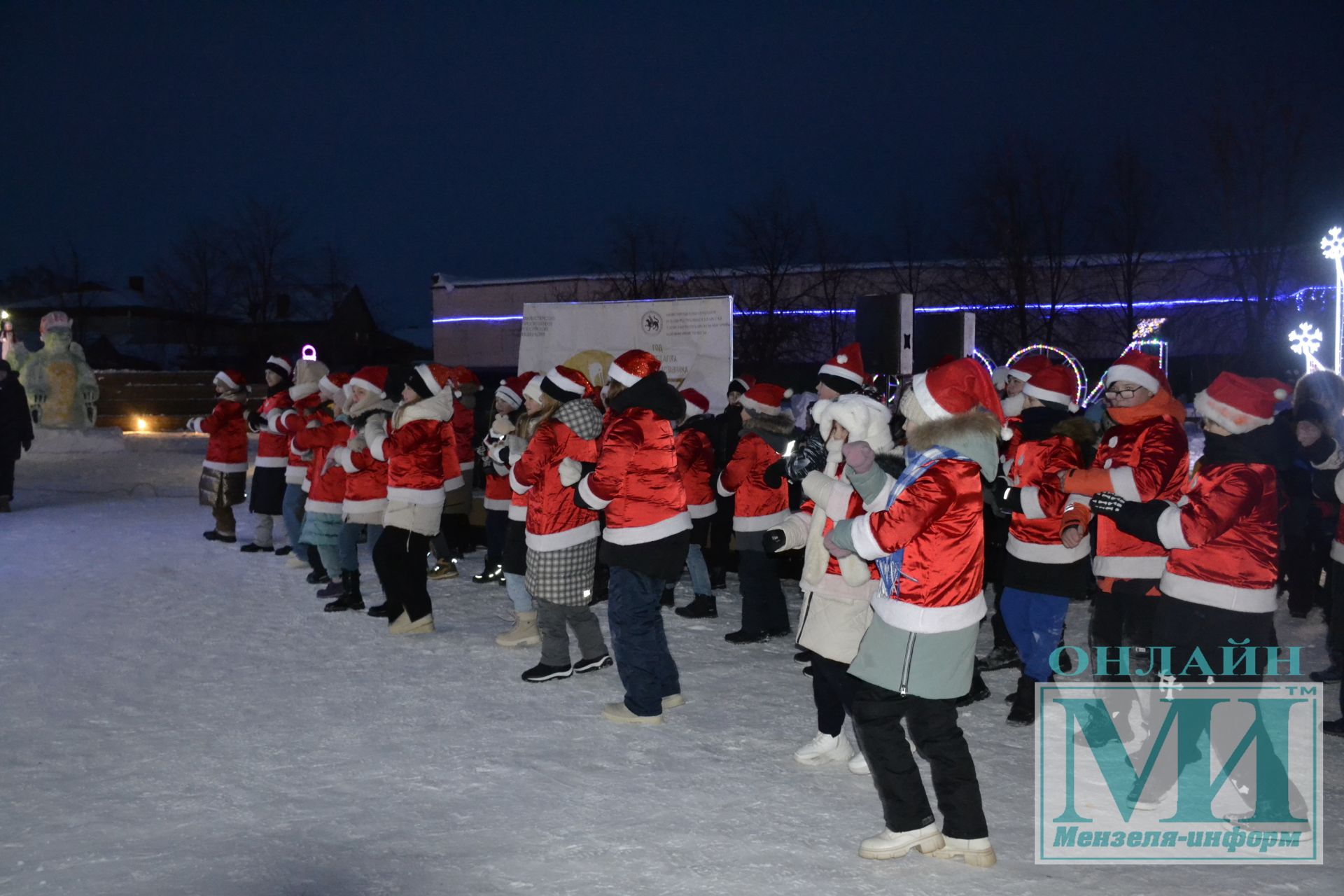 Открытие елки в Школьном сквере Мензелинска