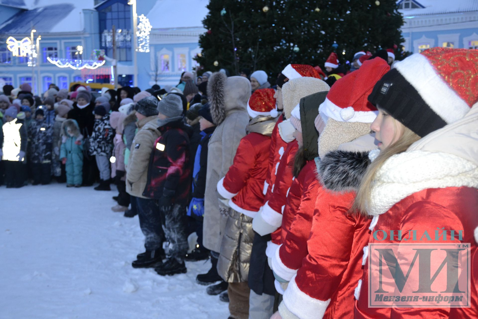 Открытие елки в Школьном сквере Мензелинска