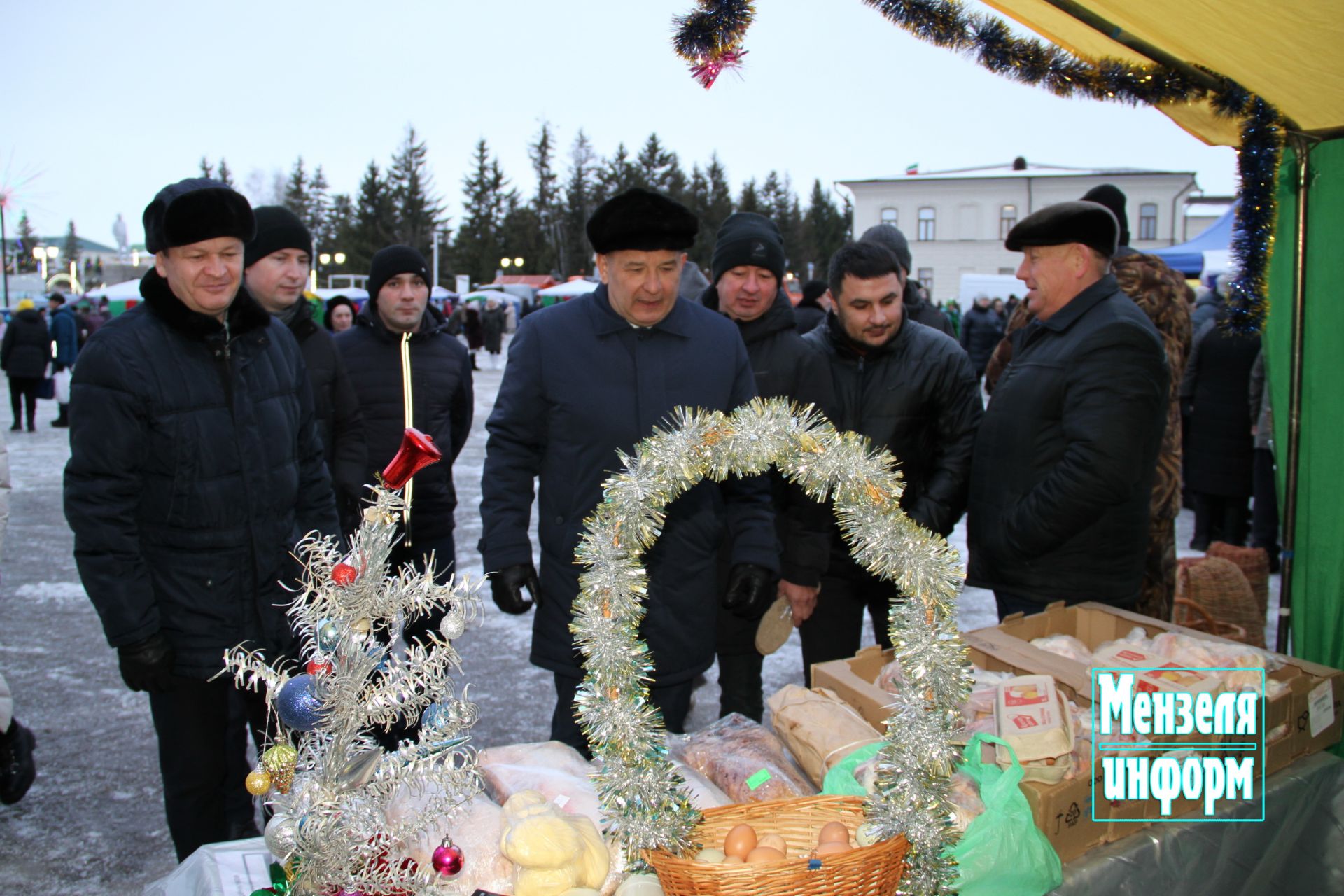 Предновогодняя ярмарка в Мензелинске