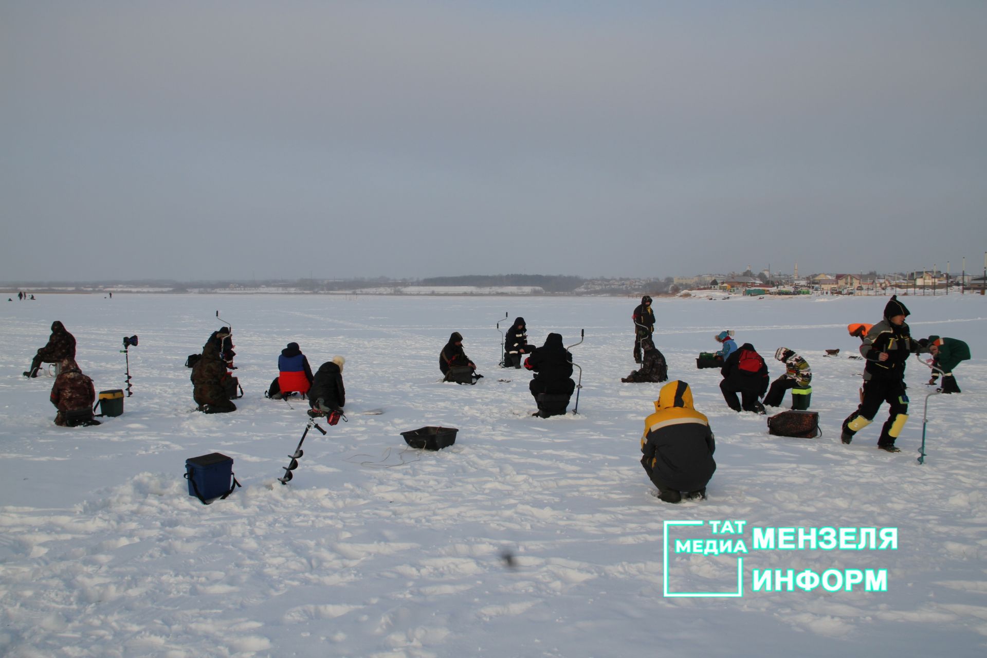 Соревнования по зимней ловле рыбы  и фестиваль ухи в Мензелинске