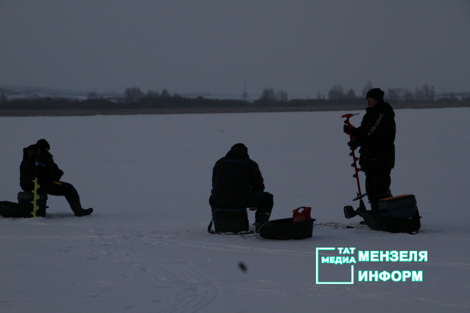 Соревнования по зимней ловле рыбы  и фестиваль ухи в Мензелинске