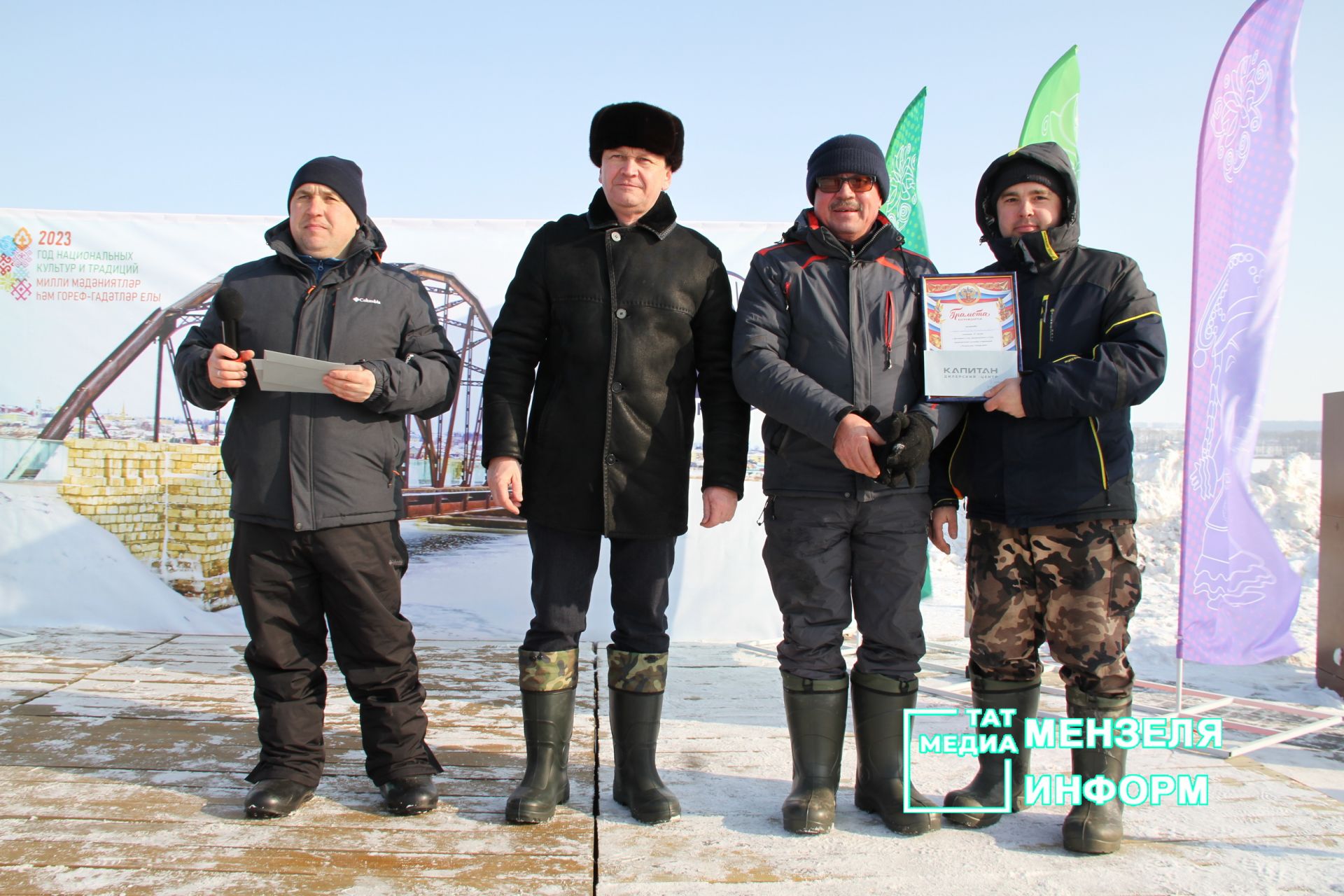 Соревнования по зимней ловле рыбы  и фестиваль ухи в Мензелинске