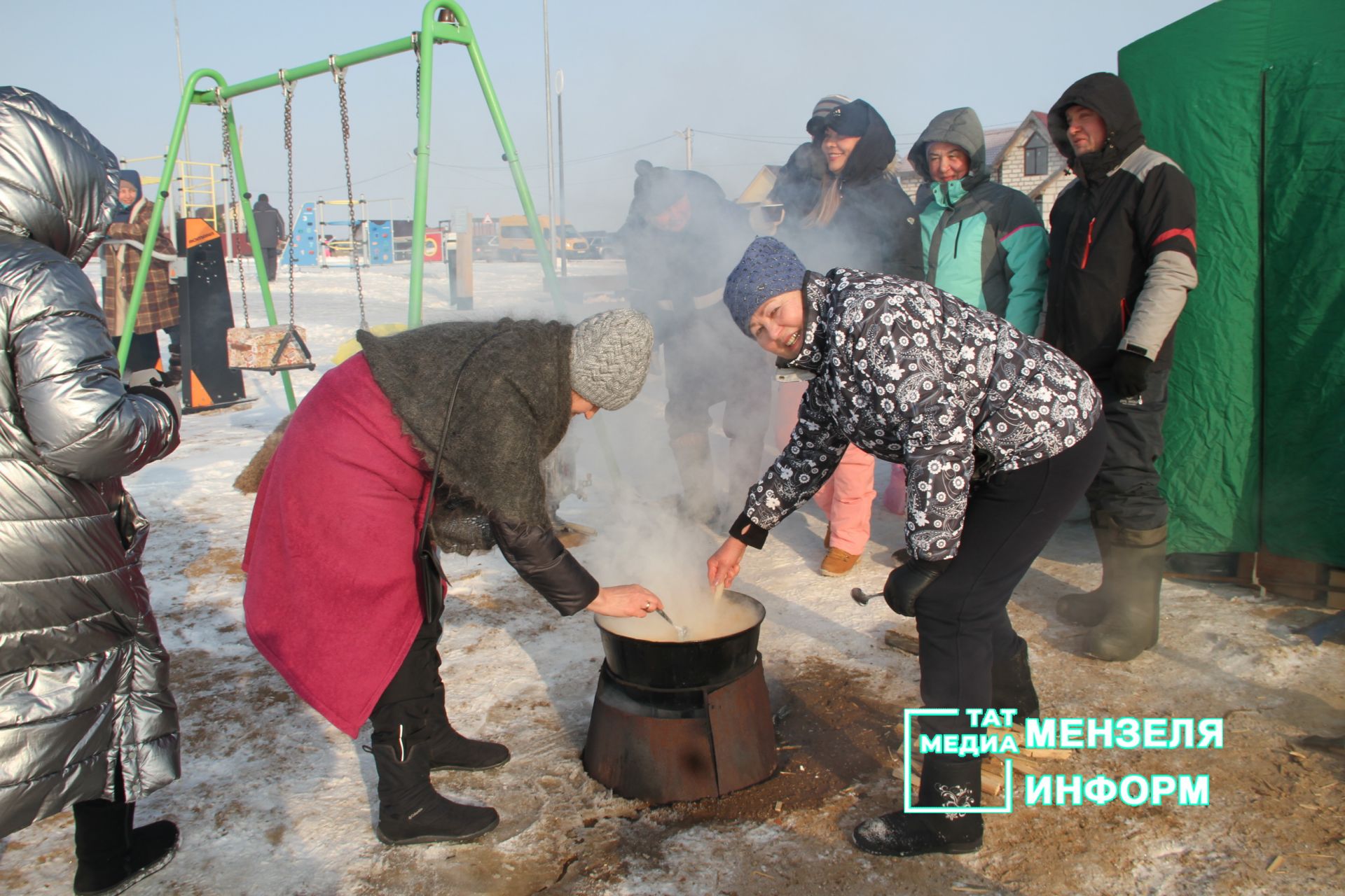 Соревнования по зимней ловле рыбы  и фестиваль ухи в Мензелинске