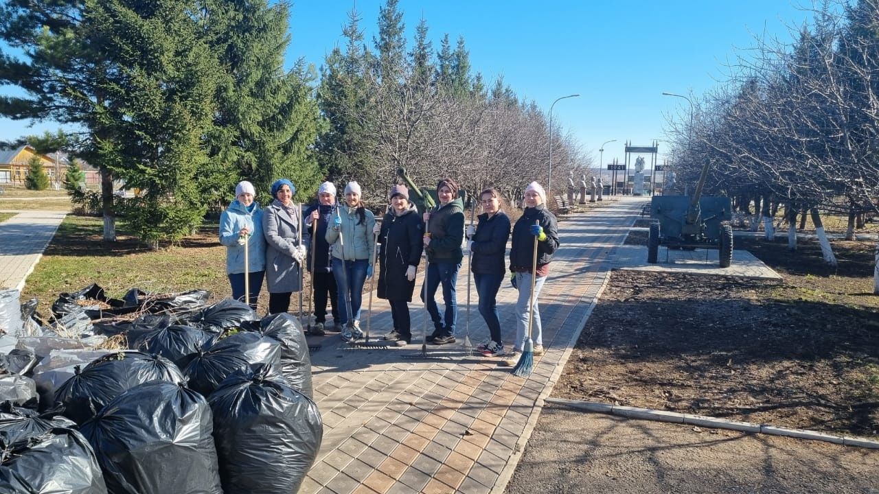 Мензелинцы ударно поработали в санитарно-экологическом двухмесячнике