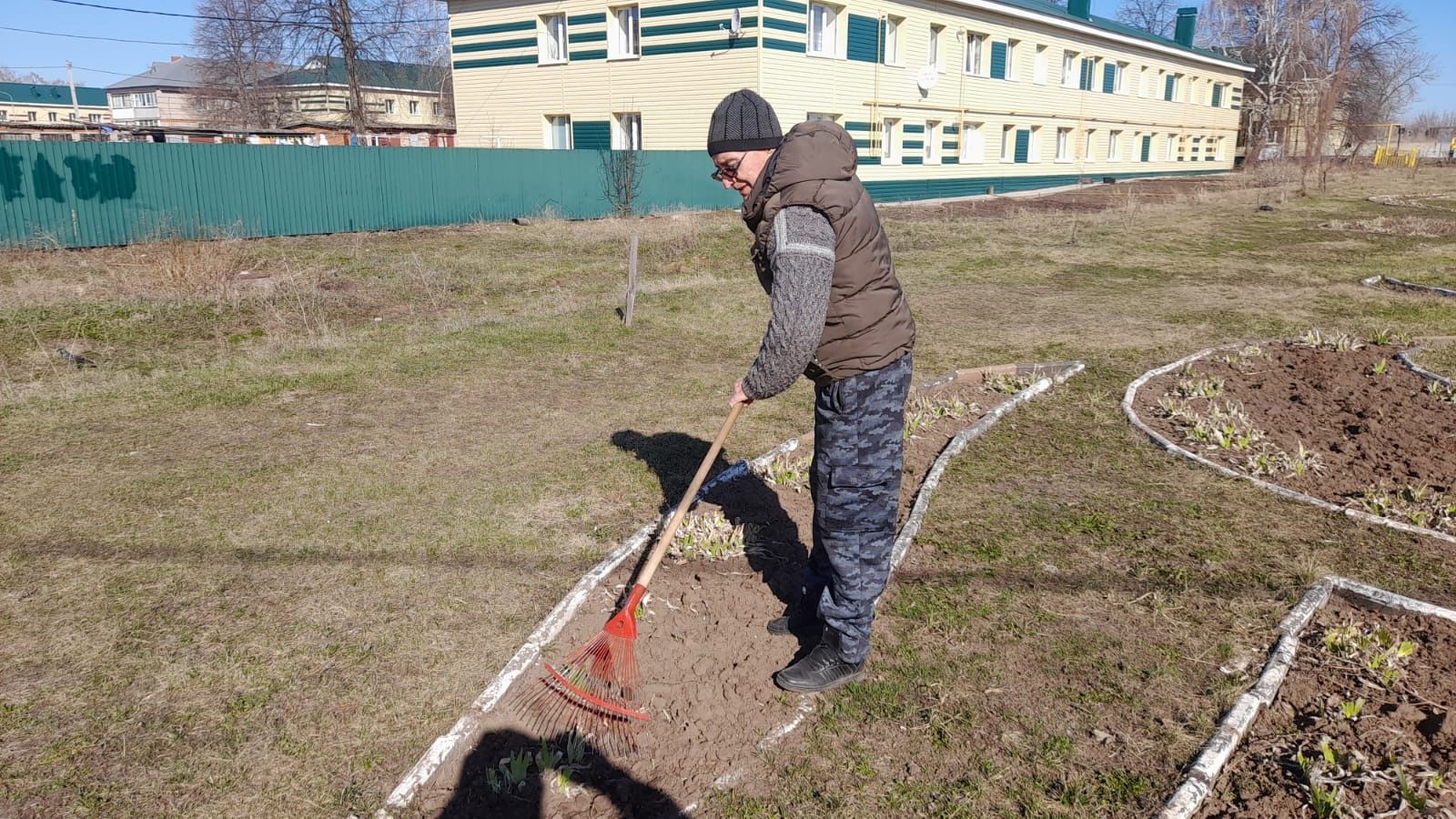 Мензелинцы ударно поработали в санитарно-экологическом двухмесячнике