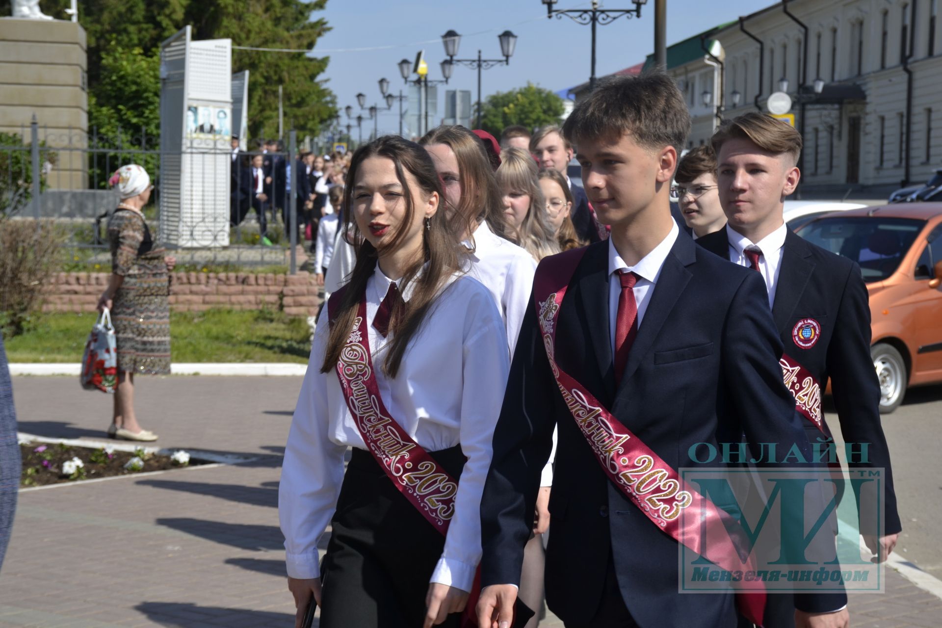 По традиции Последний звонок СОШ №1 прошел в районном Дворце культуры