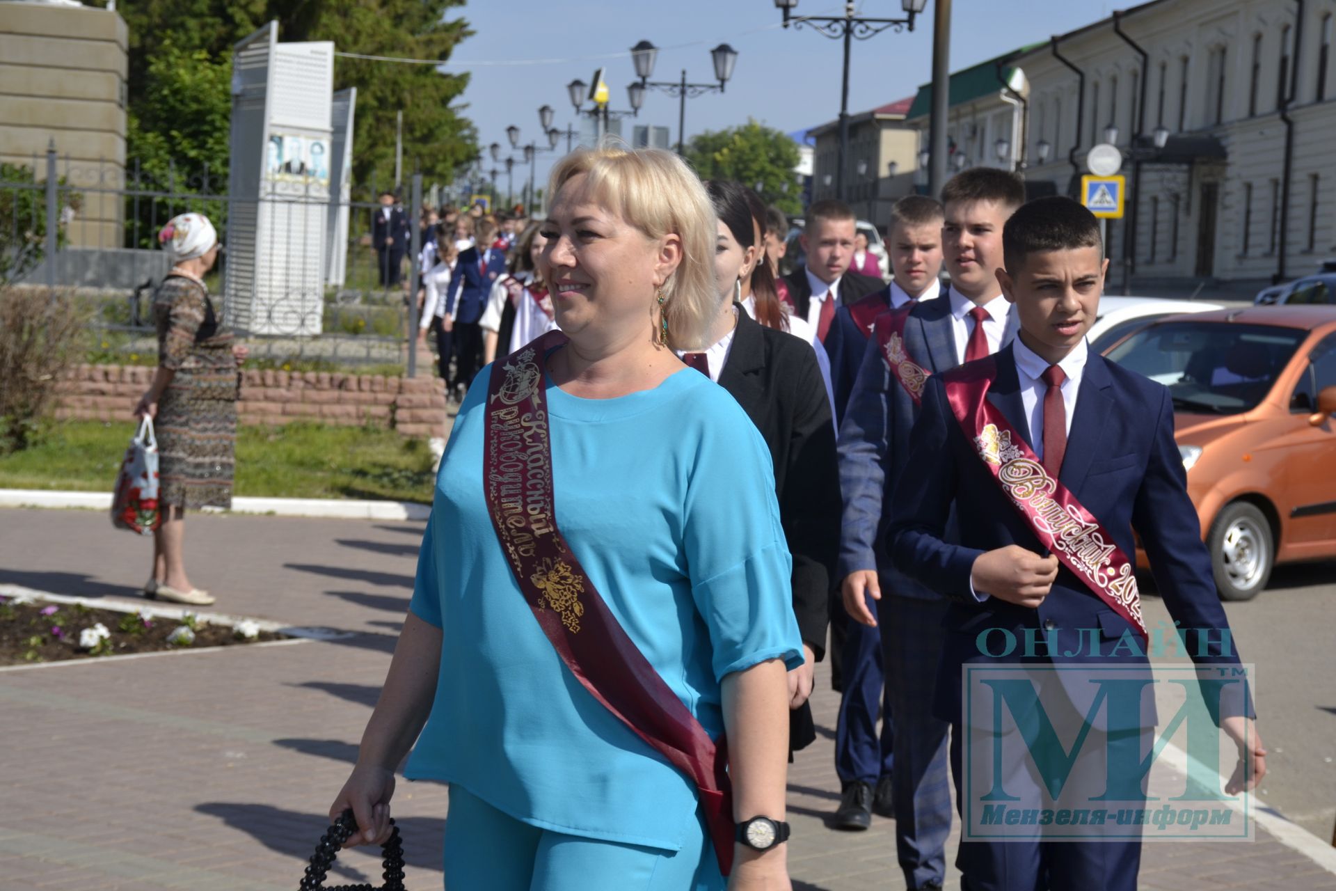 По традиции Последний звонок СОШ №1 прошел в районном Дворце культуры