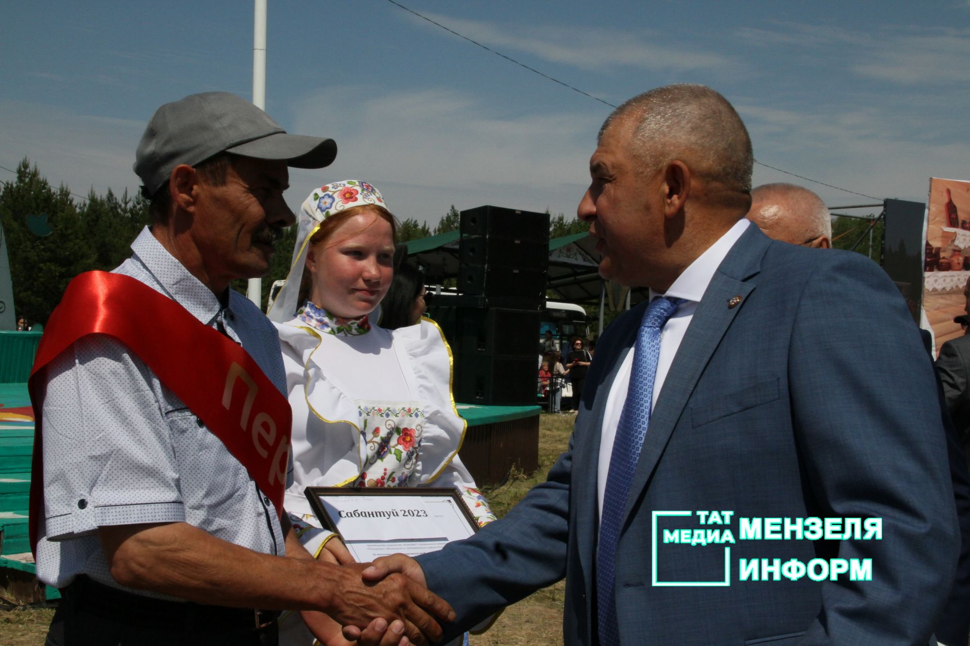 На Сабантуе в Мензелинске наградили передовиков района