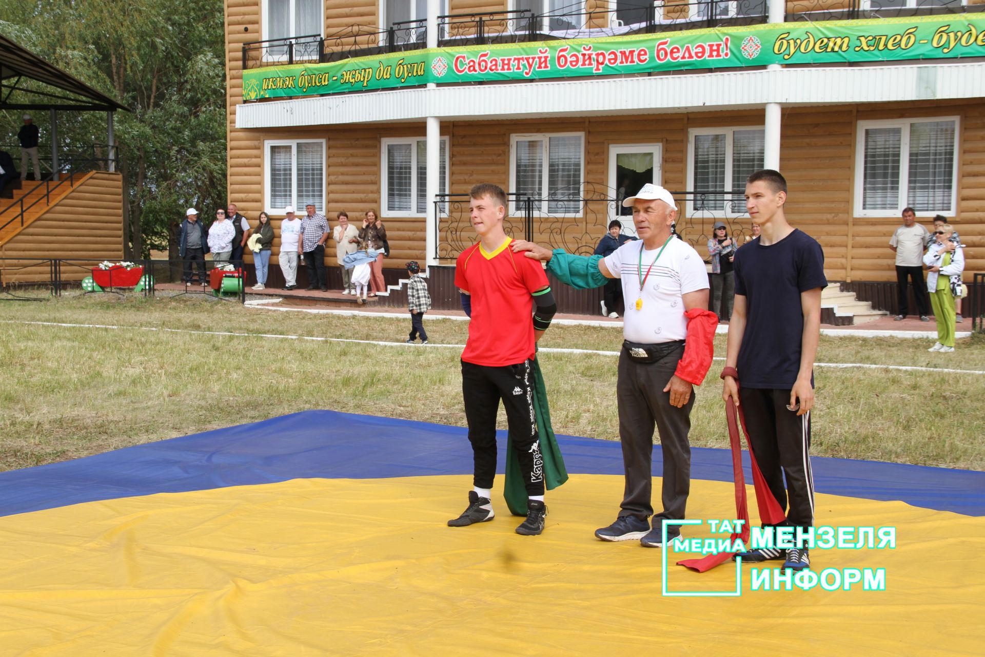 Победители и призеры мензелинского Сабантуя-2023 по национальной борьбе корэш