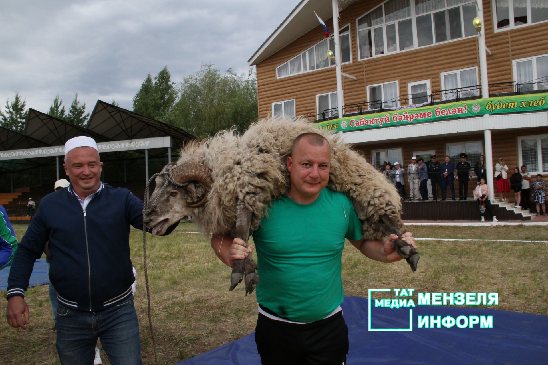 Победители и призеры мензелинского Сабантуя-2023 по национальной борьбе корэш