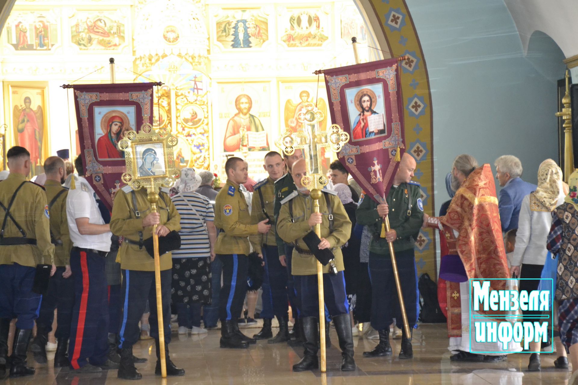 В день памяти преподобномученицы Маргариты в Мензелинске прошли праздничное богослужение и крестный ход