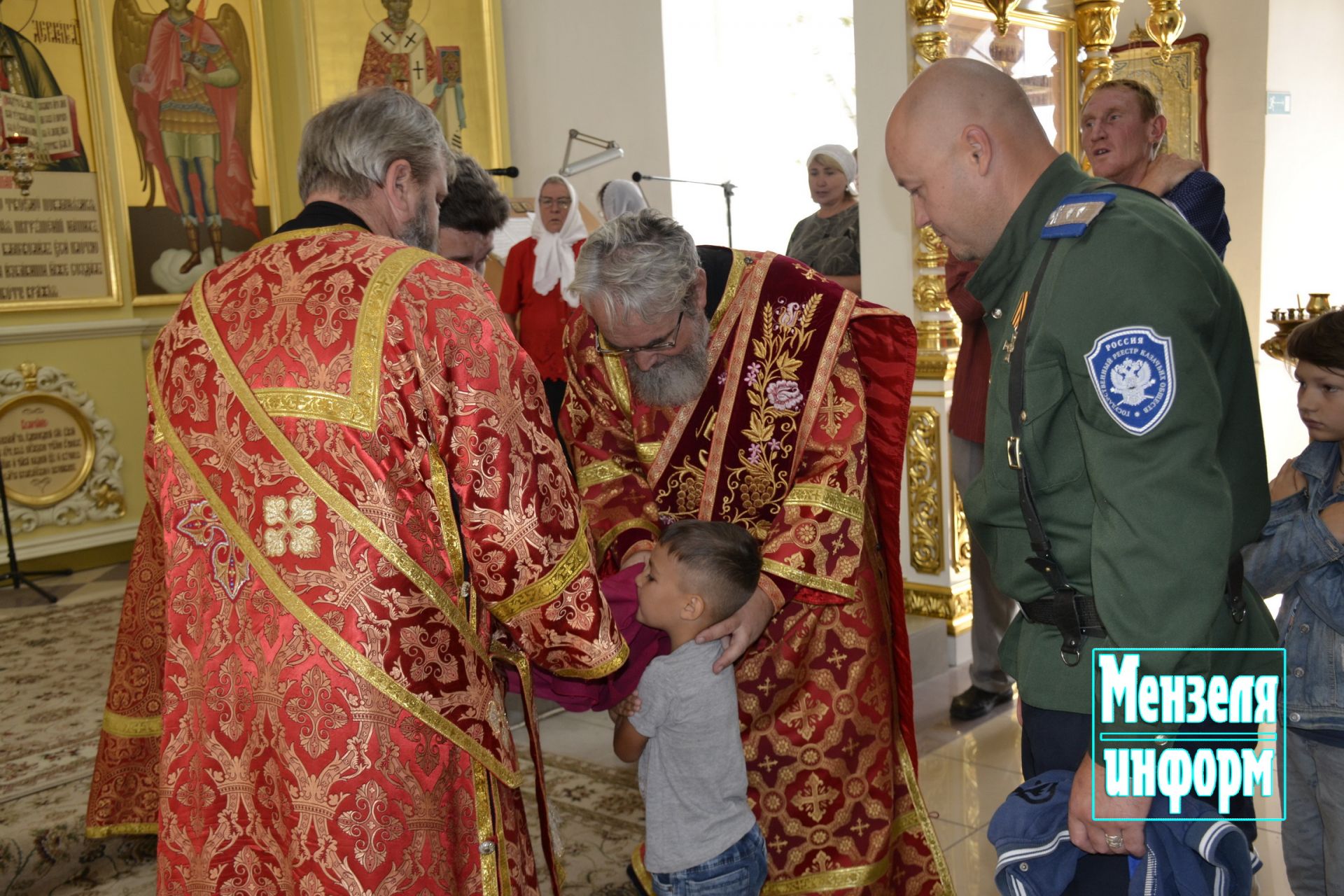 В день памяти преподобномученицы Маргариты в Мензелинске прошли праздничное богослужение и крестный ход