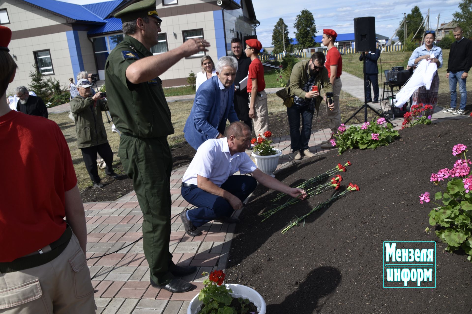 Мензелинец Егор Юдин этим памятником воздал дань уважения своим сверстникам