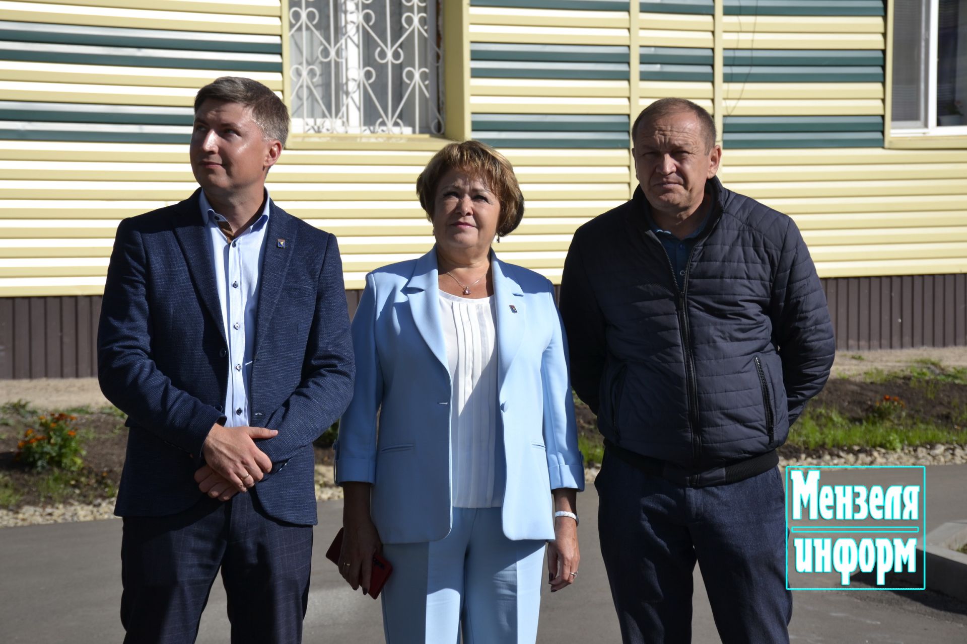 В Мензелинске торжественно  открыли двор, благоустроенный по программе "Наш двор"