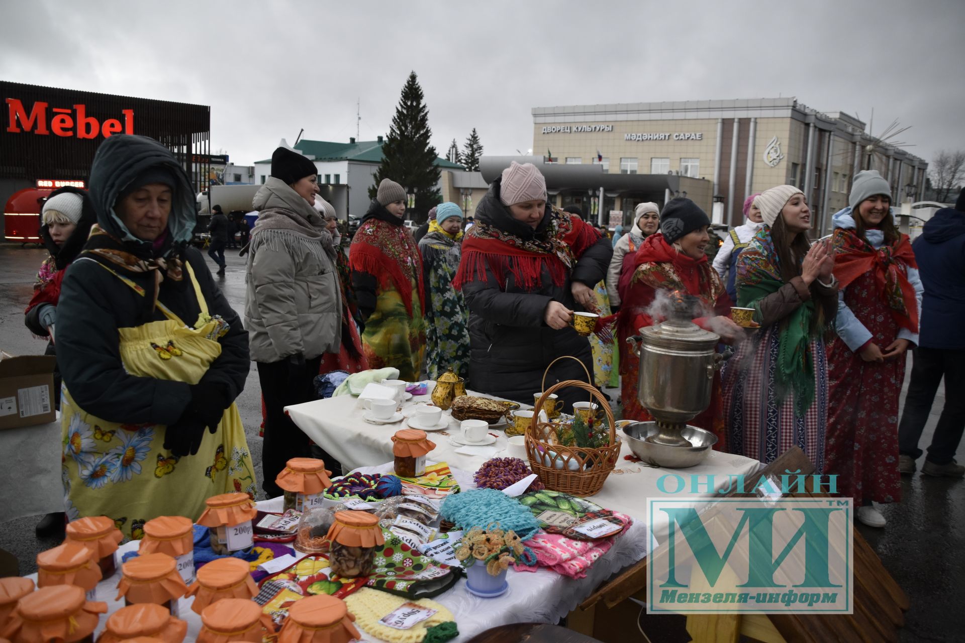 Мгновения праздничной ярмарки в Мензелинске