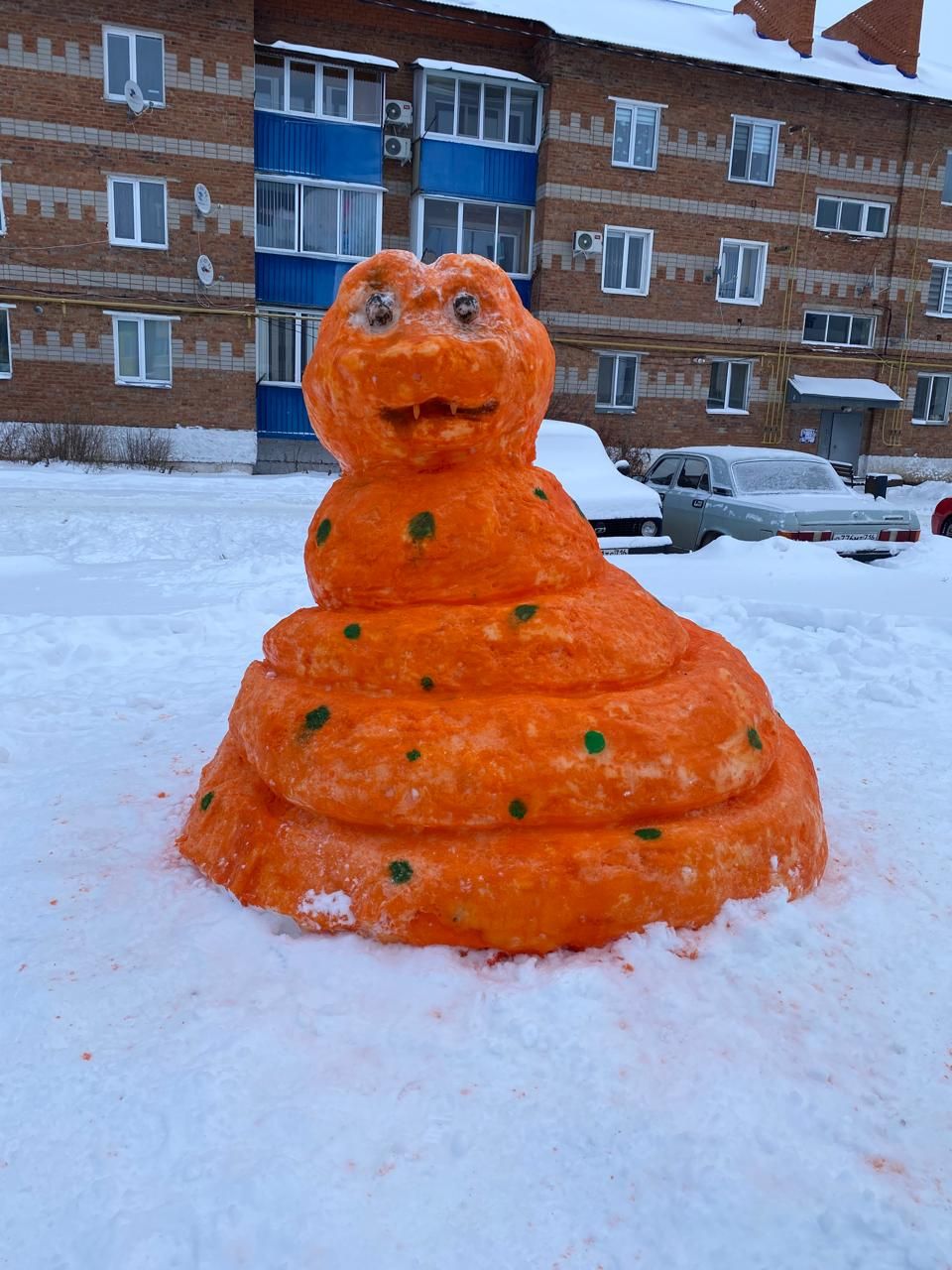 Мензелинск украшают снежные фигуры