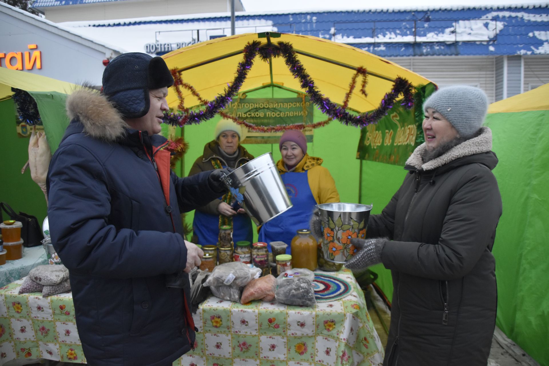 Мгновения предновогодней ярмарки в Мензелинске