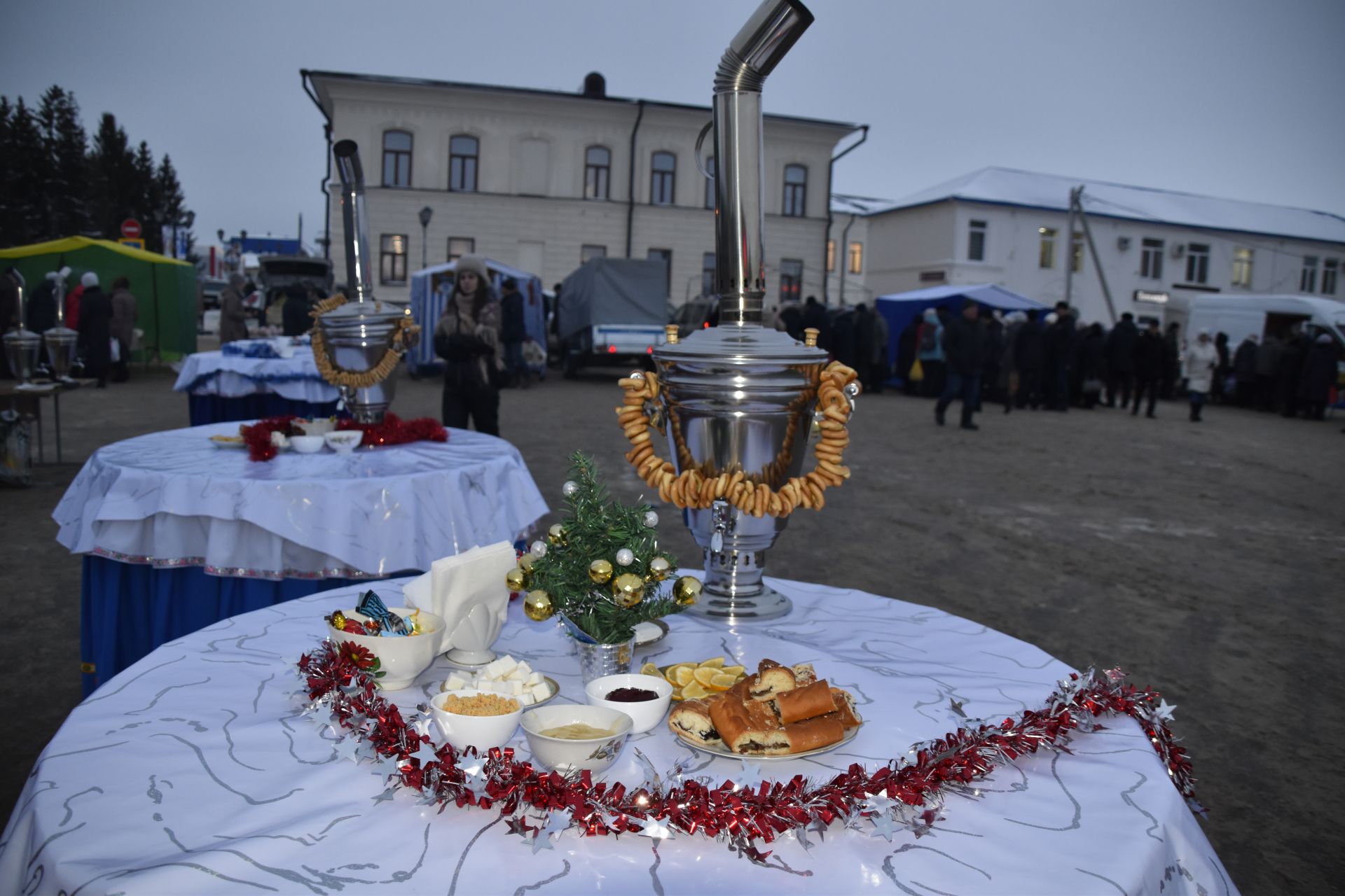 Мгновения предновогодней ярмарки в Мензелинске