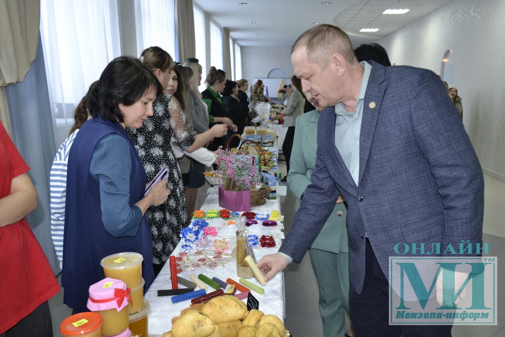 На благотворительной ярмарке в Мензелинске представлены различные товары