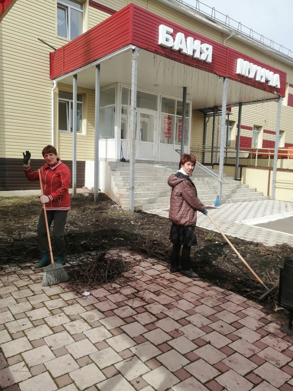 Общими усилиями мензелинцы навели чистоту