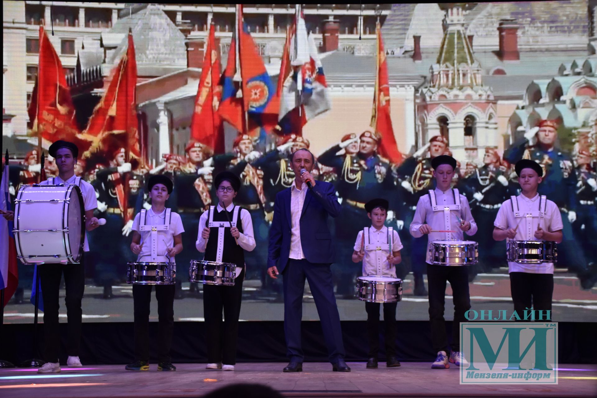 "Служите достойно, ребята! " В Мензелинске прошел Всероссйский День призывника