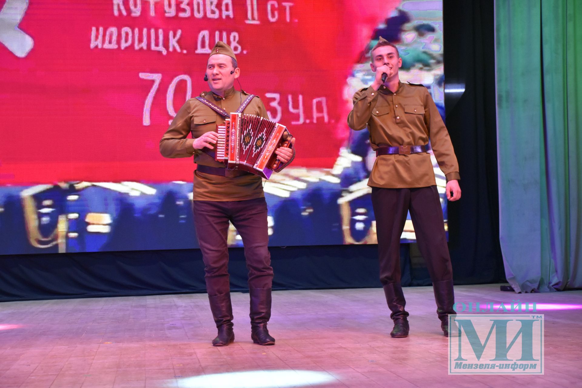 "Служите достойно, ребята! " В Мензелинске прошел Всероссйский День призывника