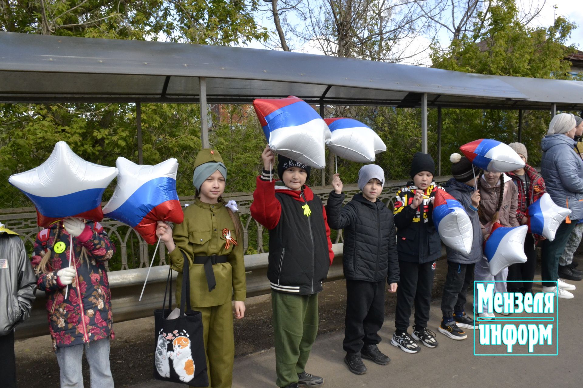 Улицы Мензелинска в праздник 9 Мая обрели торжественный вид