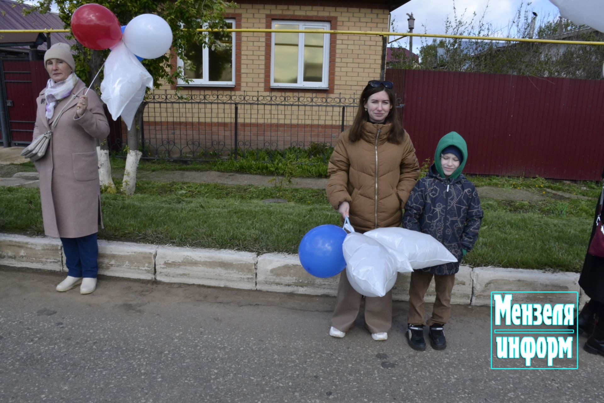 Улицы Мензелинска в праздник 9 Мая обрели торжественный вид