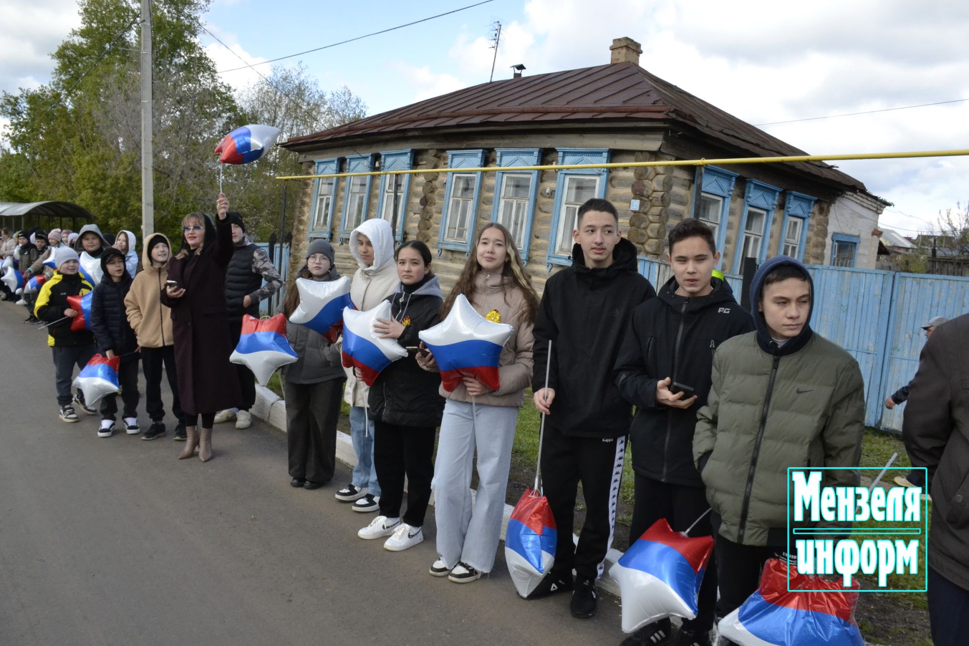 Улицы Мензелинска в праздник 9 Мая обрели торжественный вид