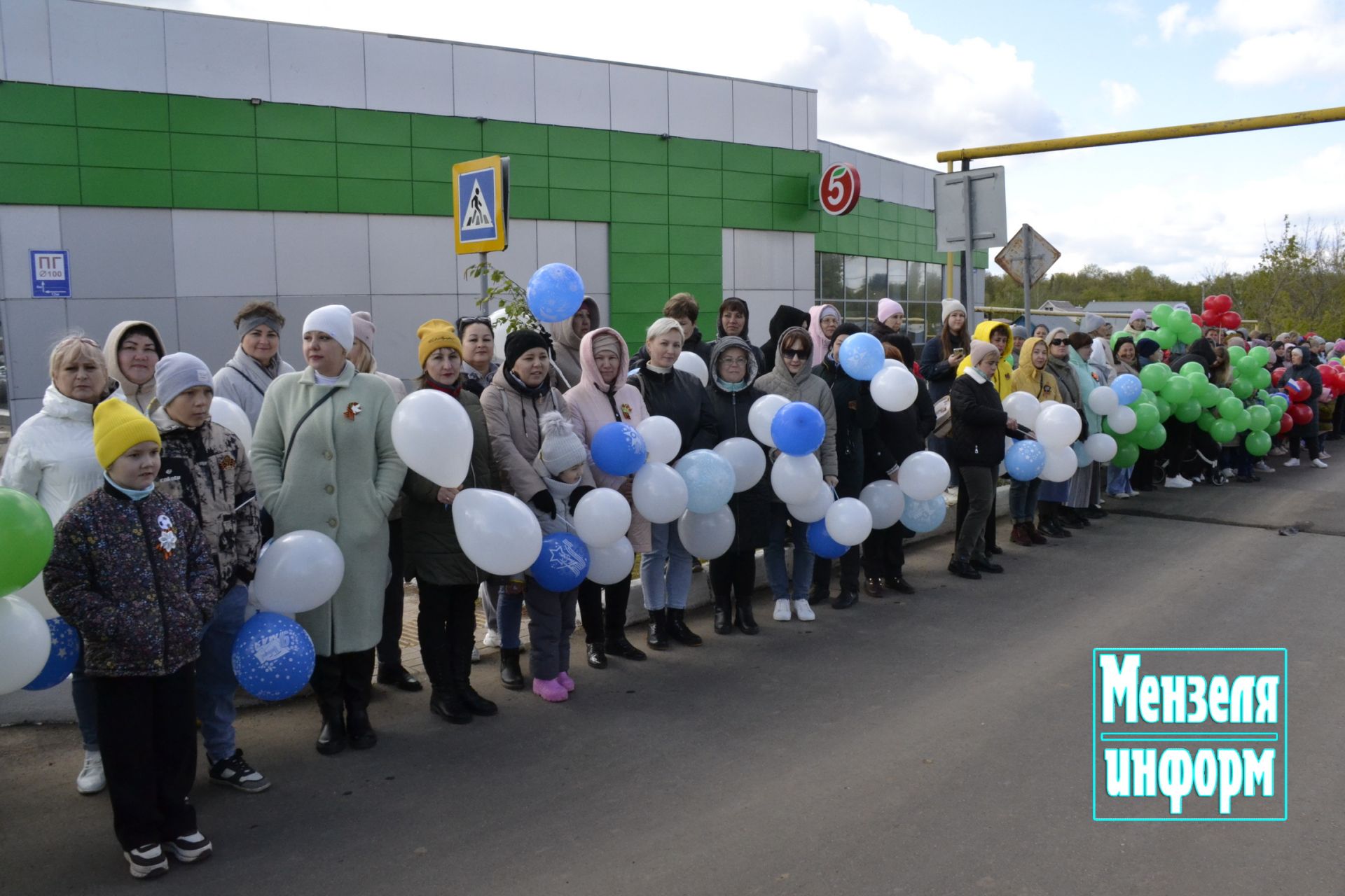 Улицы Мензелинска в праздник 9 Мая обрели торжественный вид