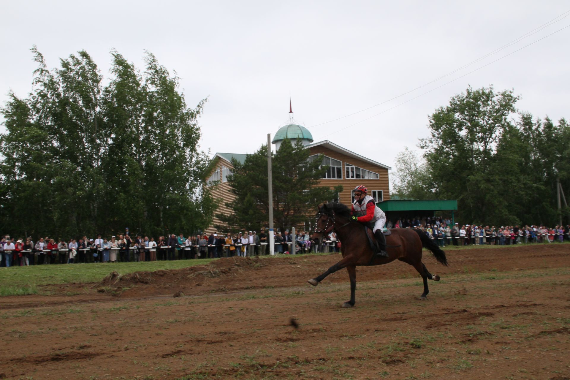 Конные скачки на Сабантуе в Мензелинске