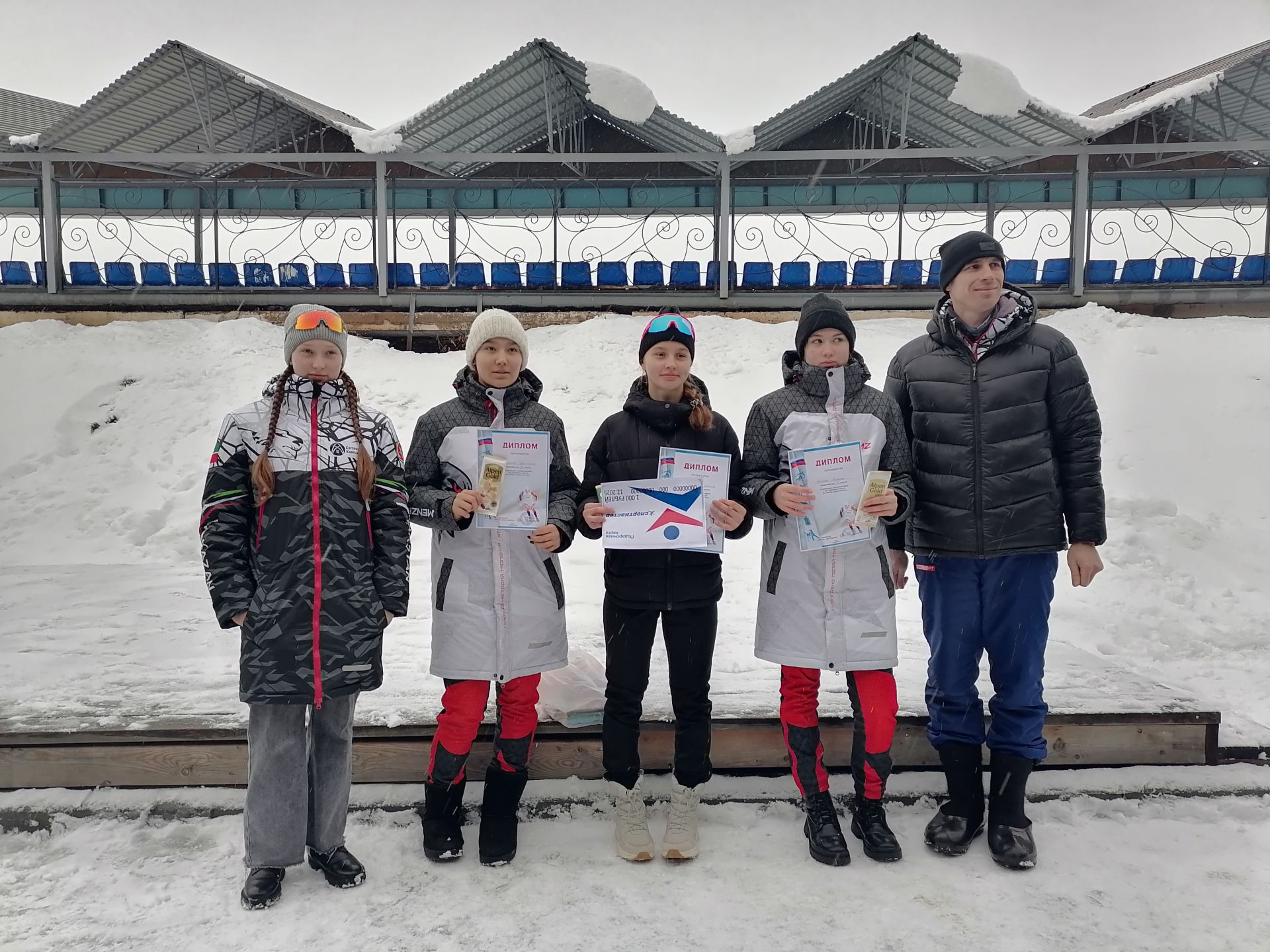 Соревнования на призы Деда Мороза по лыжным гонкам