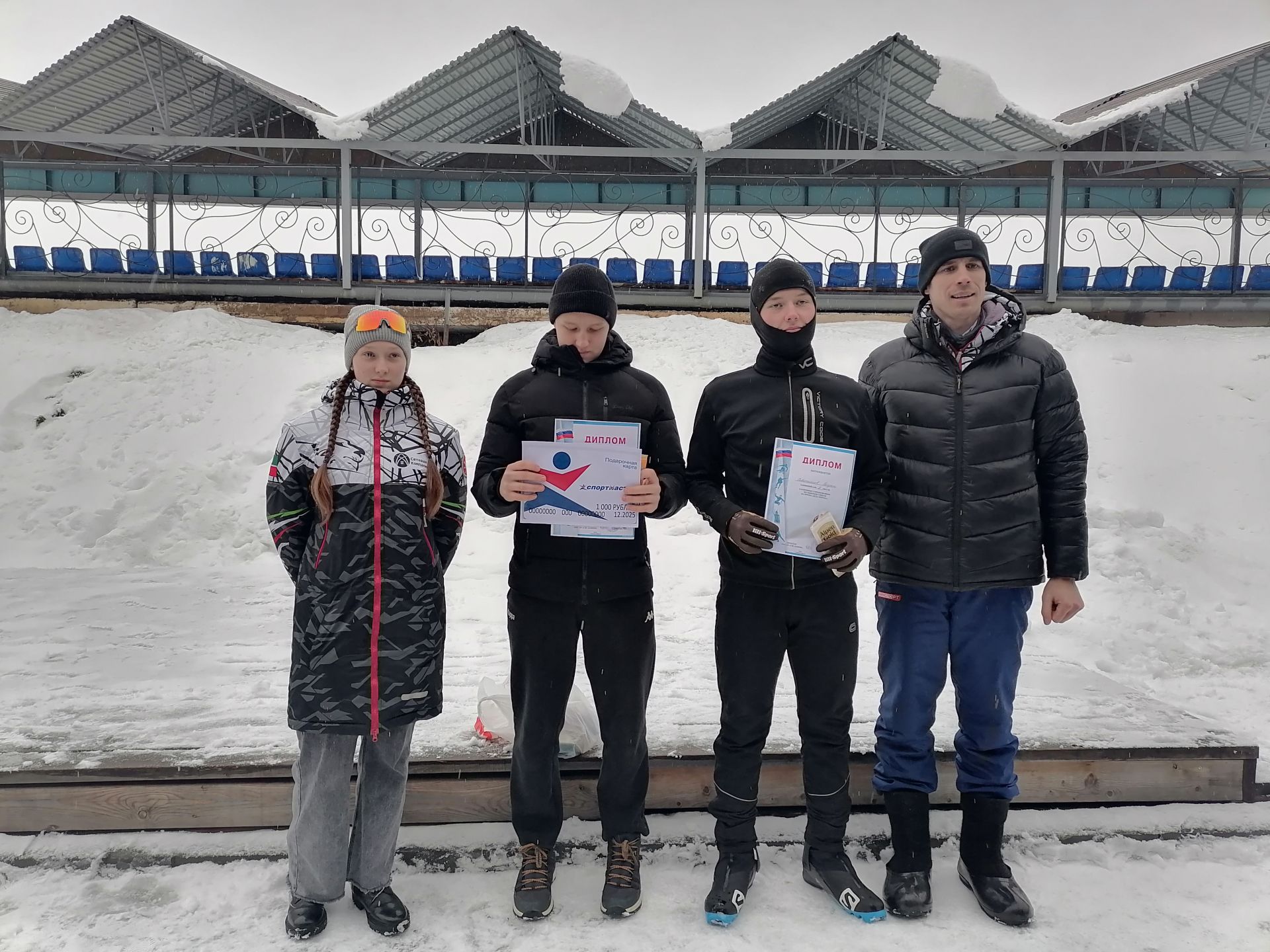 Соревнования на призы Деда Мороза по лыжным гонкам