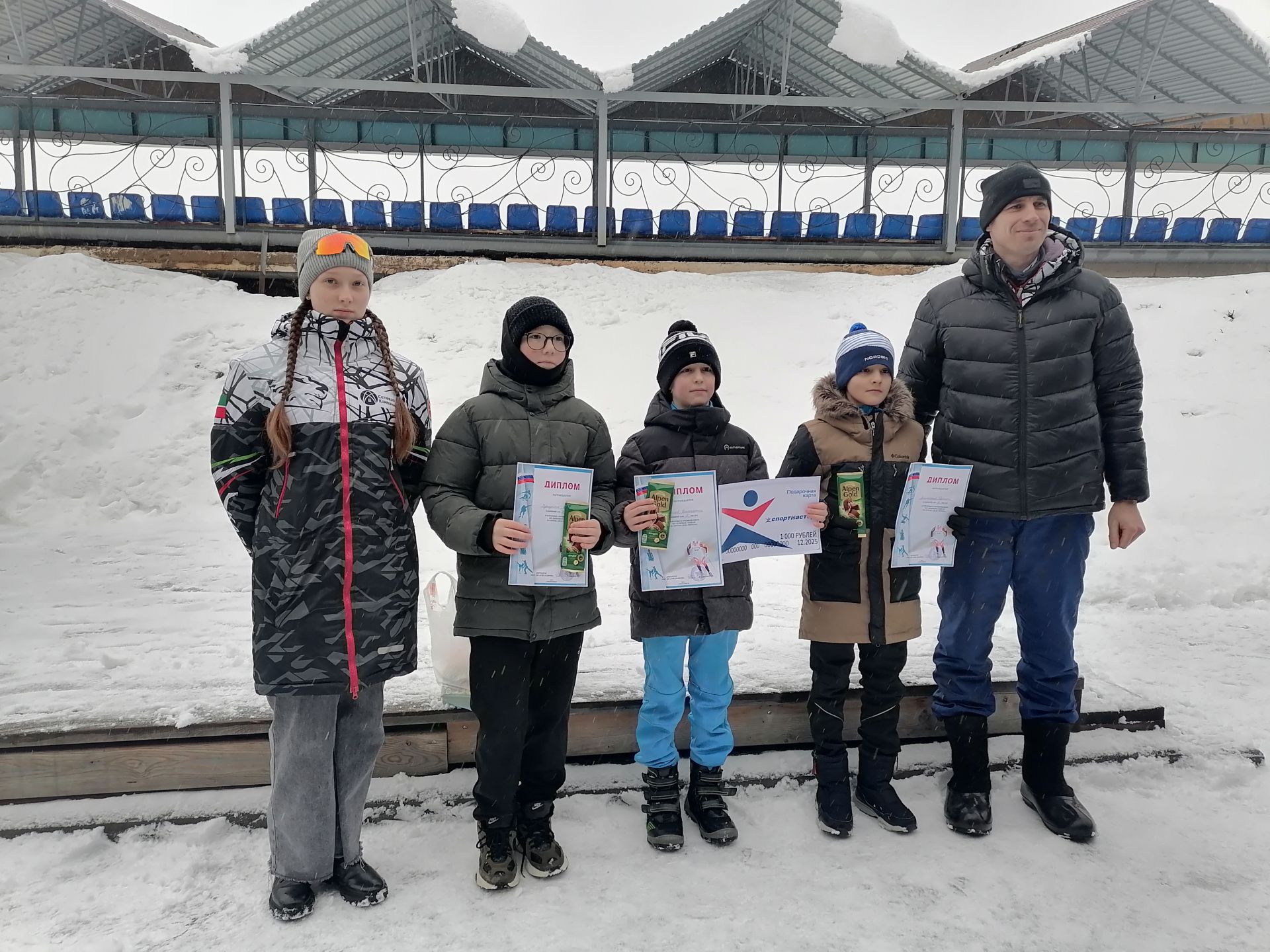 Соревнования на призы Деда Мороза по лыжным гонкам