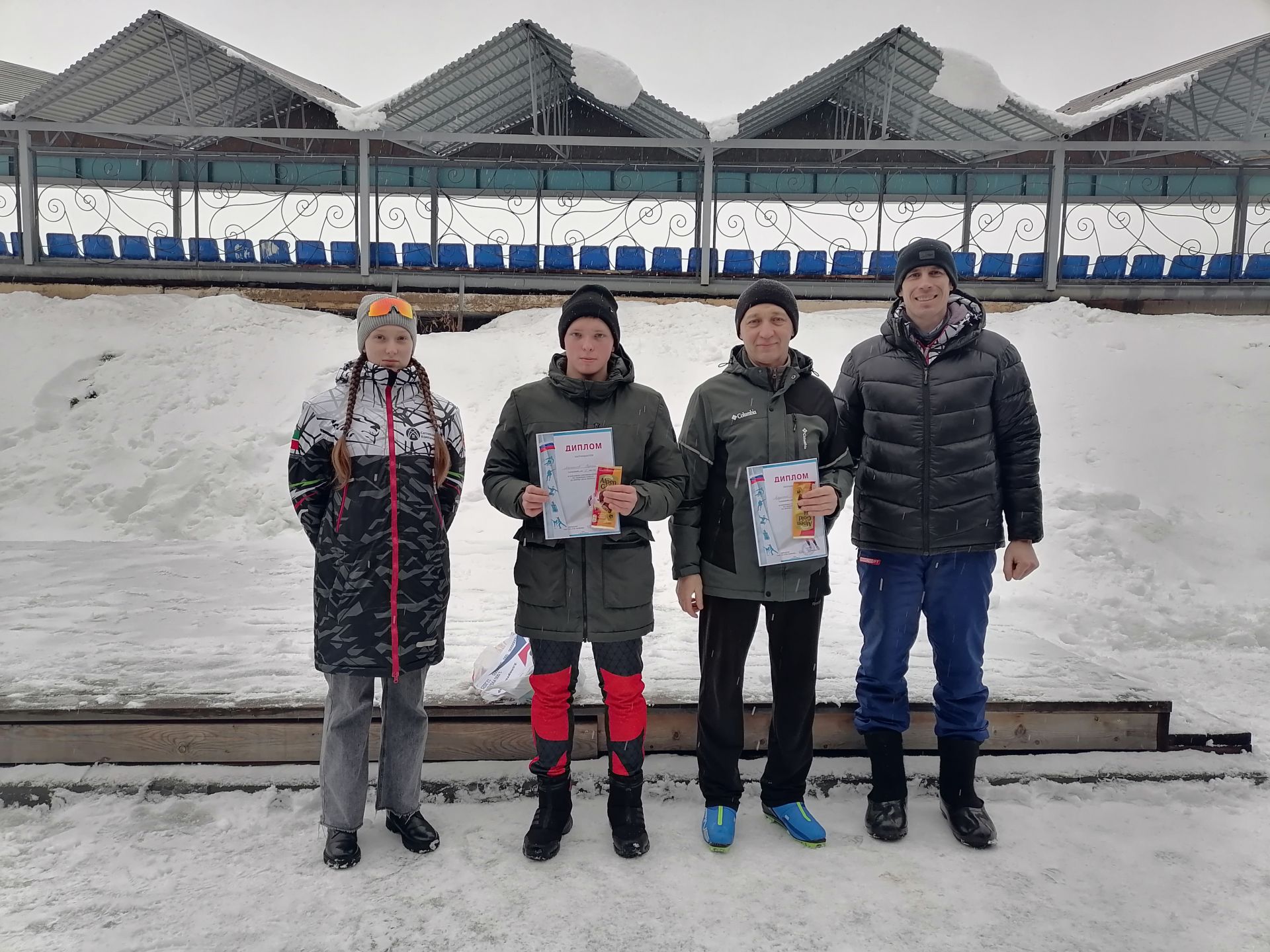 Соревнования на призы Деда Мороза по лыжным гонкам