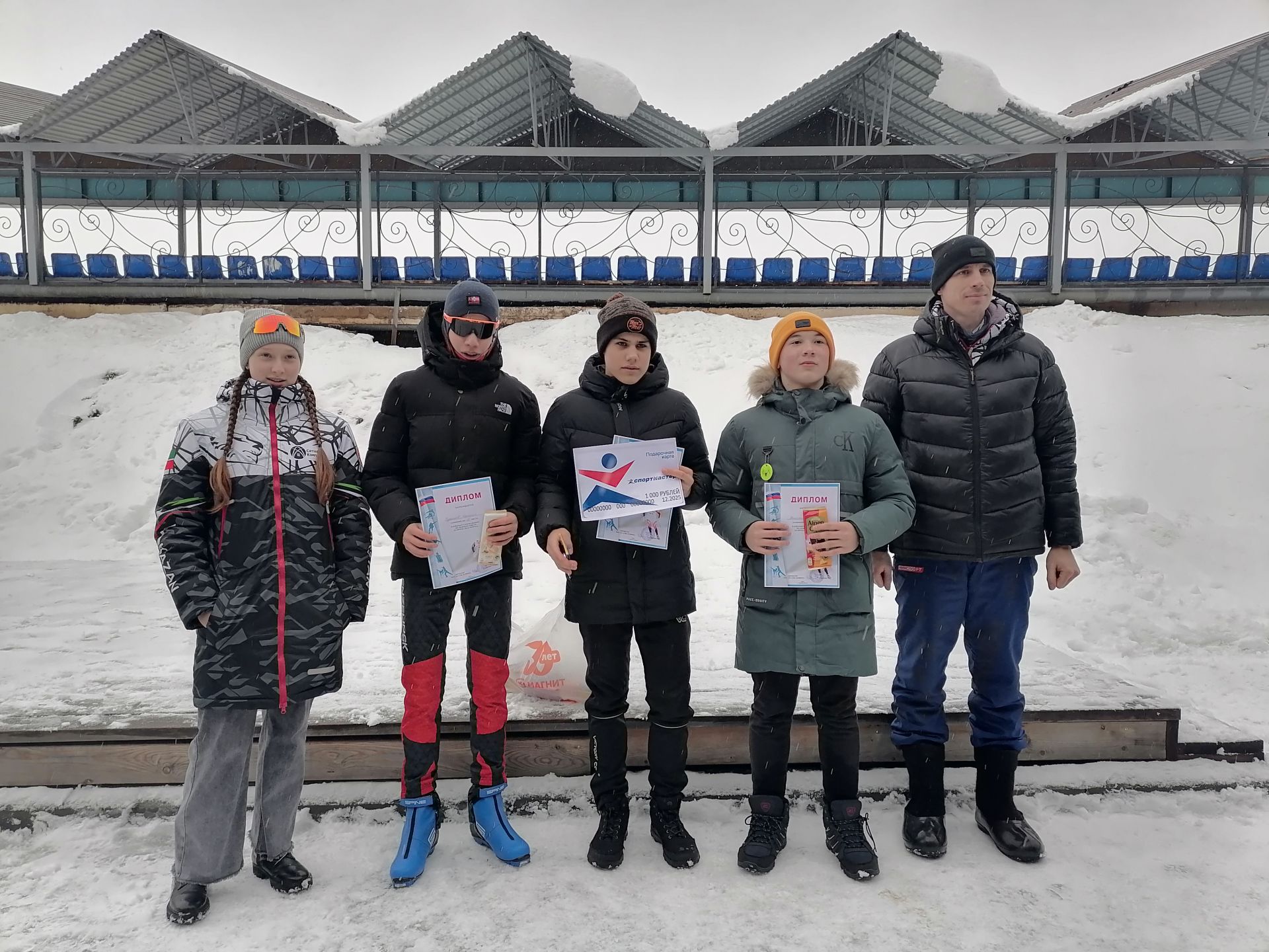 Соревнования на призы Деда Мороза по лыжным гонкам