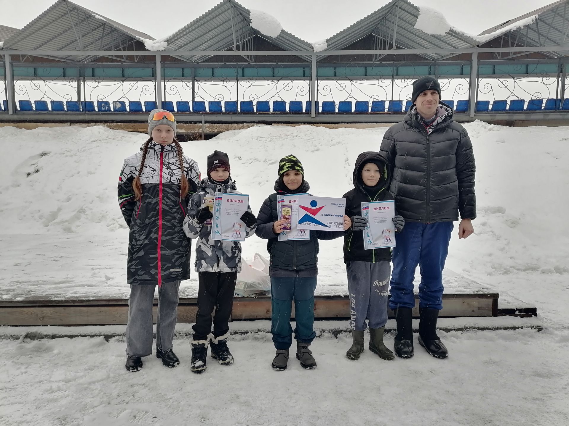 Соревнования на призы Деда Мороза по лыжным гонкам