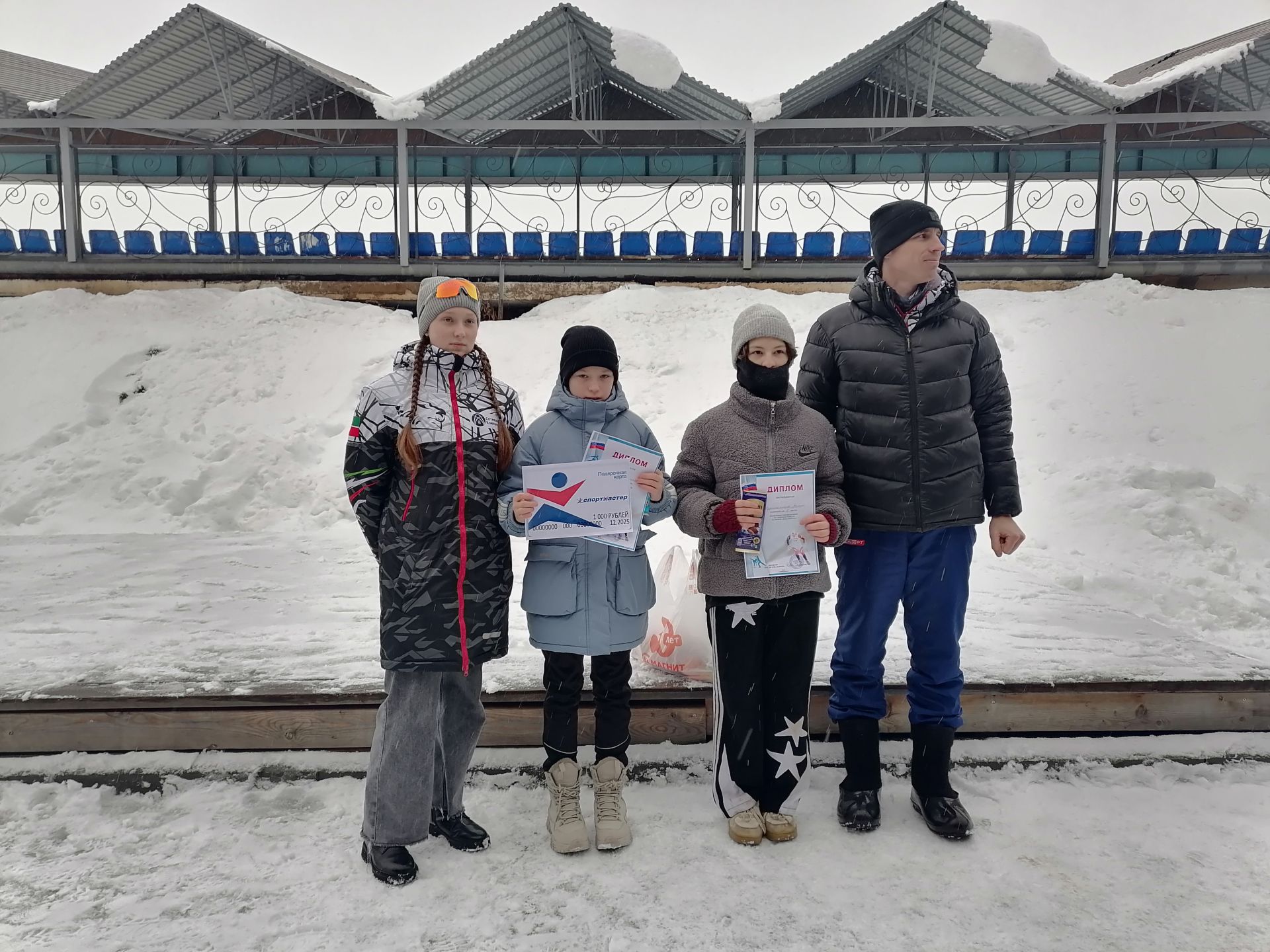 Соревнования на призы Деда Мороза по лыжным гонкам