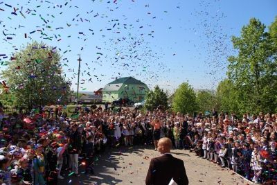 Праздник Последнего звонка получился очень добрым и трогательным (ФОТО)