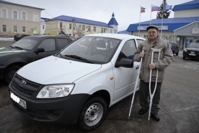 Мензелинец Флус абый вернулся из столицы на новой машине