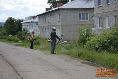 Работники Управляющей компании г.Мензелинск исполняют свои обязанности