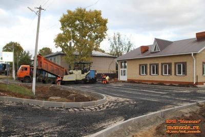 Перед клубом села Бикбулово проложили асфальт