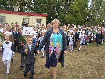 В СОШ №2 города Мензелинска прошла торжественная линейка, посвященная Дню знаний