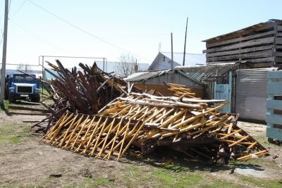 Эйфелеву башню сжигают в печи