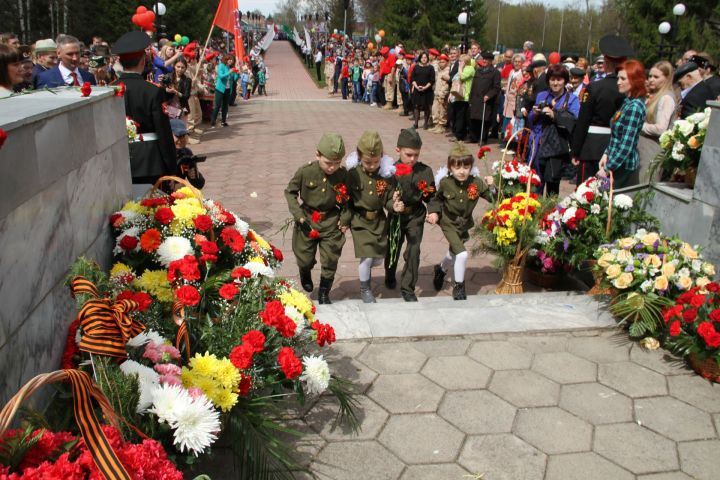 В «Фонд Победы» Мензелинска начали поступать деньги