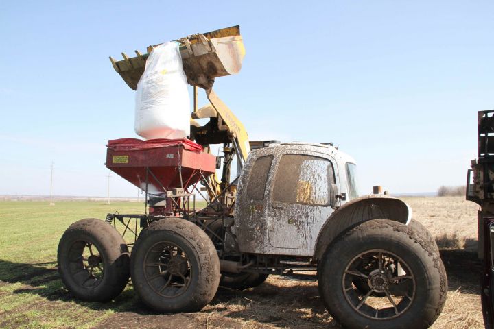 В Мензелинском районе начались весенне-полевые работы